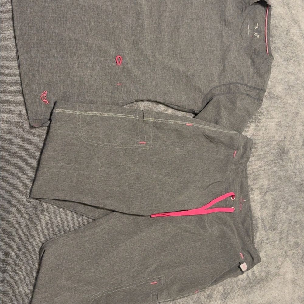 Women’s XS Smitten scrub set, regular Length Bottoms